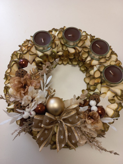 Adventní věnec z dřevěných hoblin - tmavě hnědá