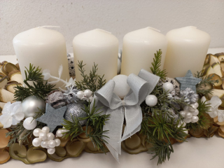 Adventní svícen z dřevěných hoblin - šedý